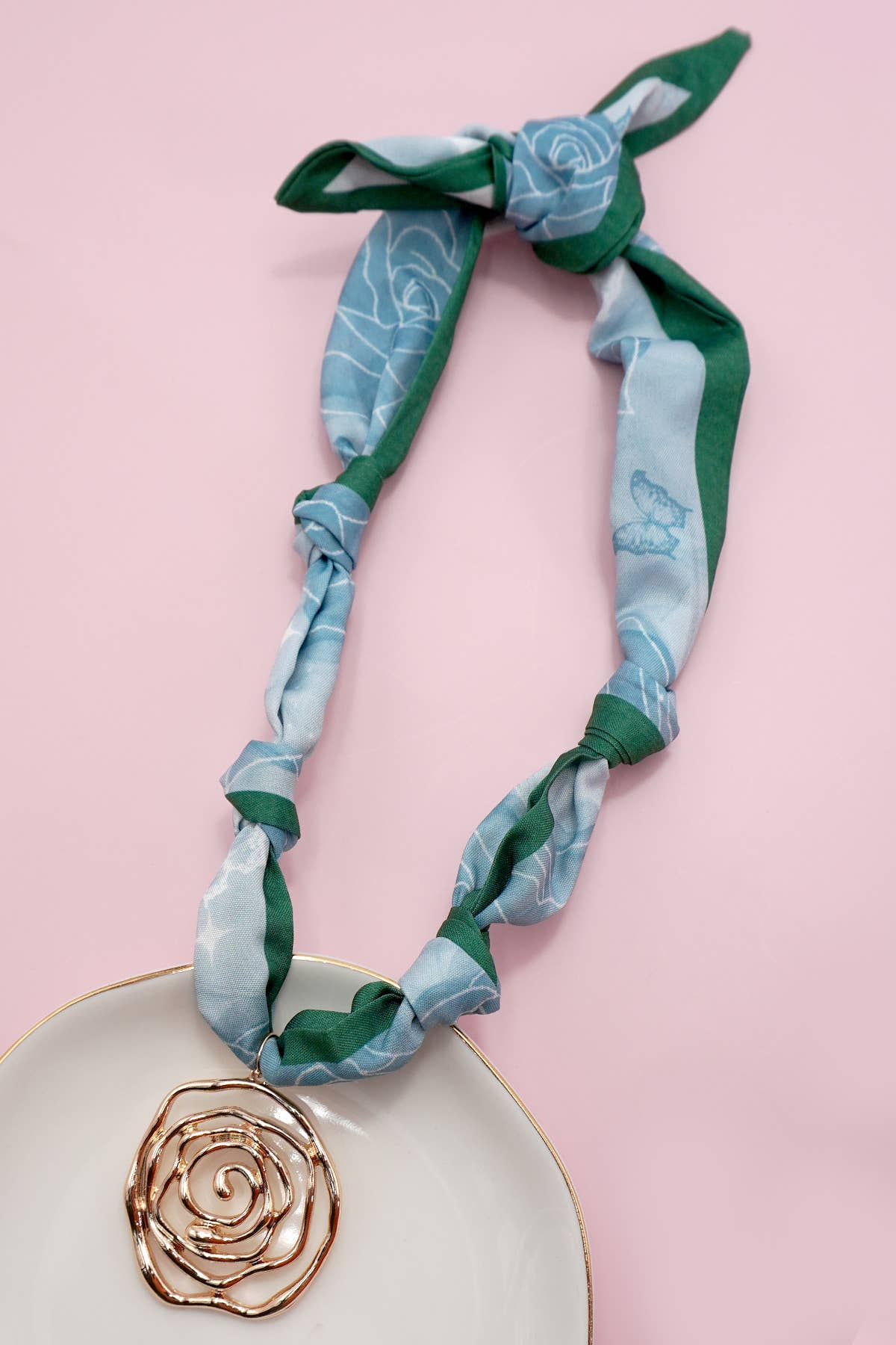 HANDMADE SCARF CHARM NECKLACE | 80N91790: I