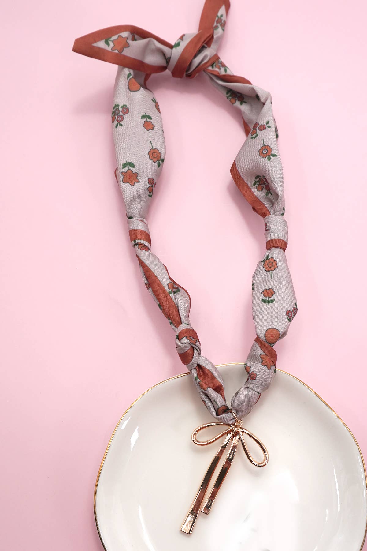 HANDMADE SCARF CHARM NECKLACE | 80N91790: I