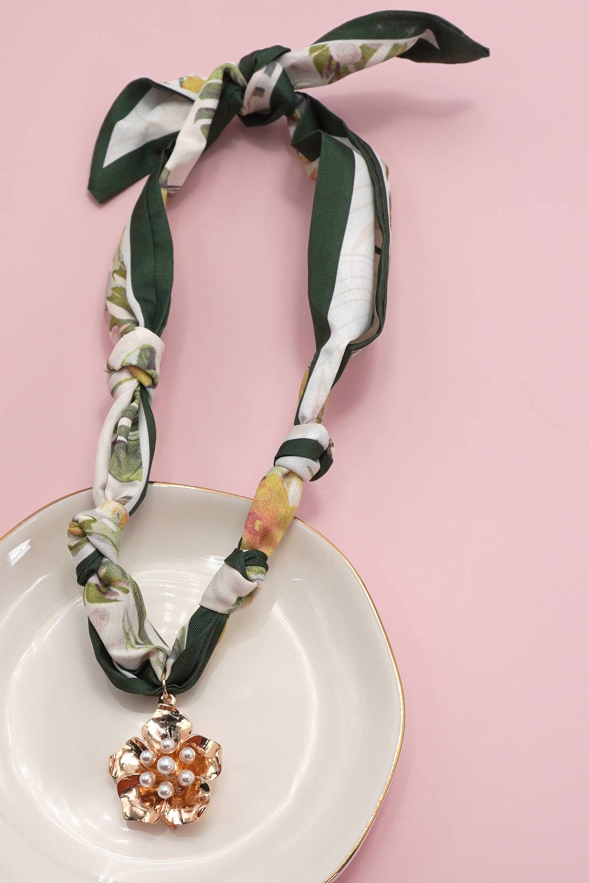 HANDMADE SCARF CHARM NECKLACE | 80N91790: I