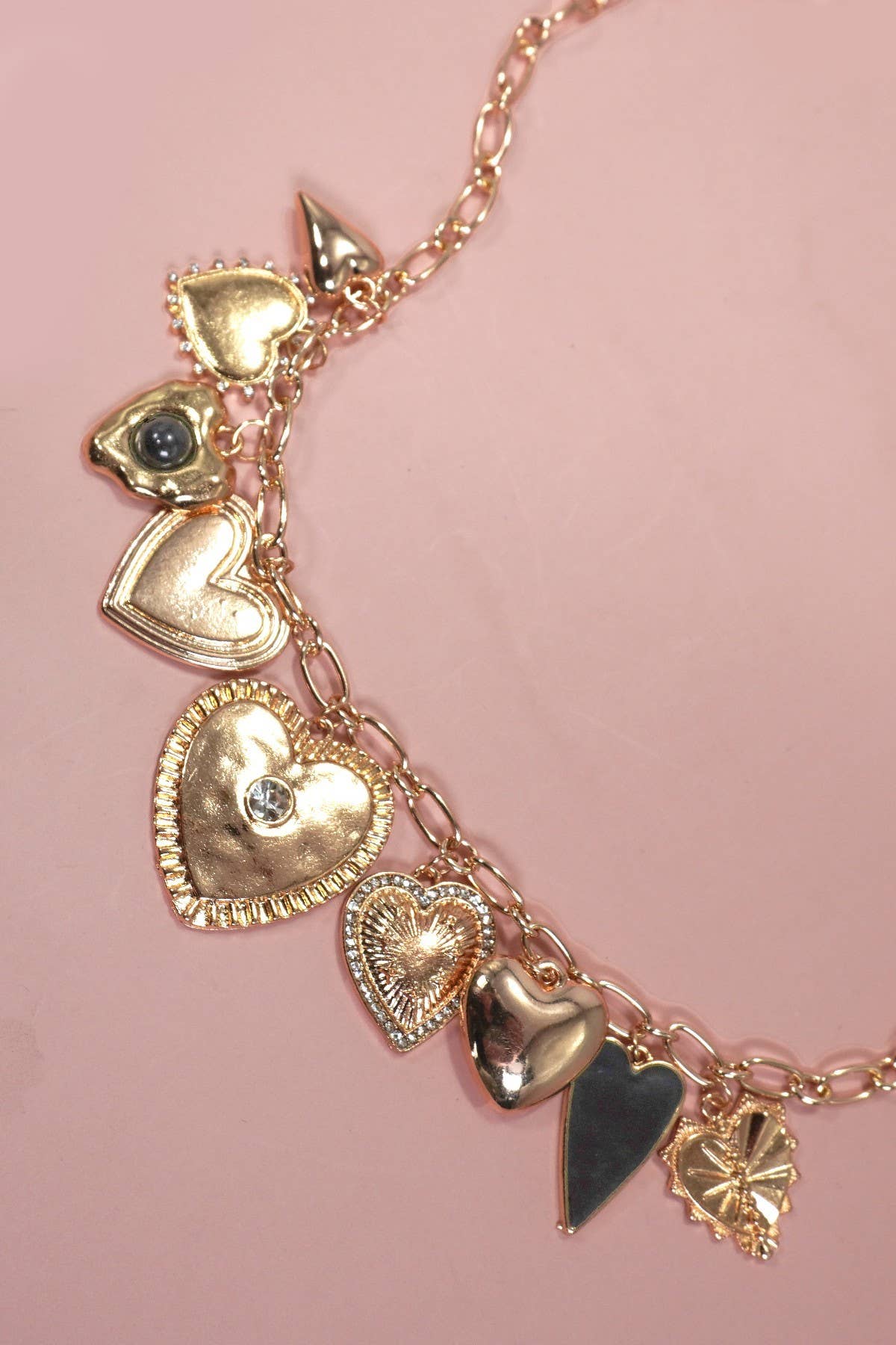 CHARM NECKLACE-MULTI BOLD HEART CHARM NECKLACE | 80N1300: GOLD