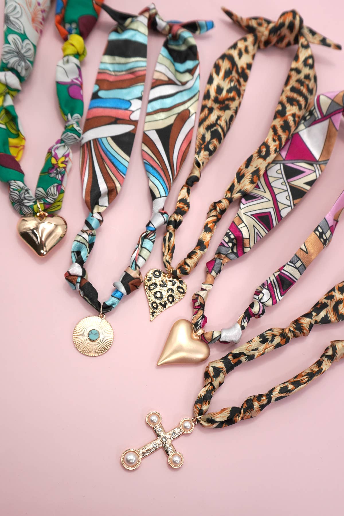 HANDMADE SCARF CHARM NECKLACE | 80N91790: I